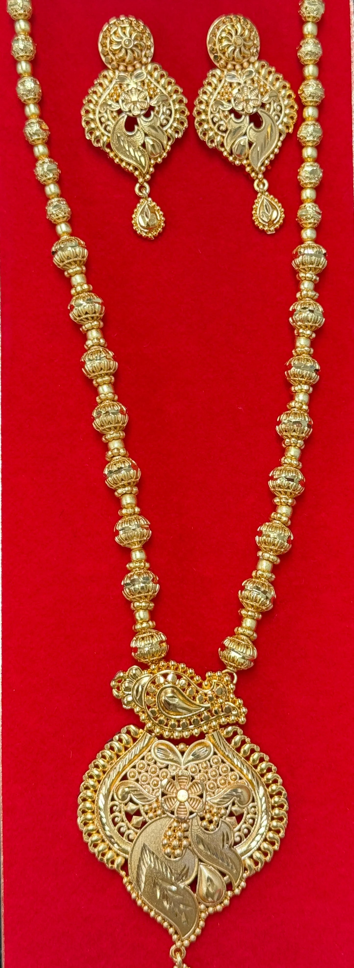 Rani Haar gold plated with matching Earrings