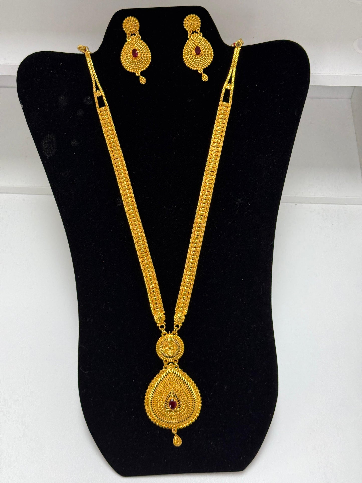 Rani Haar gold plated with matching Earrings