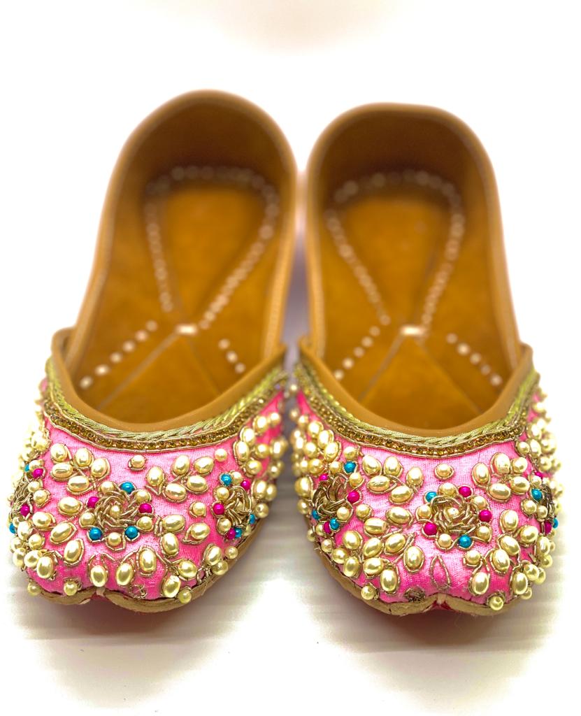 Women's Handmade Punjabi Jutti - Pink