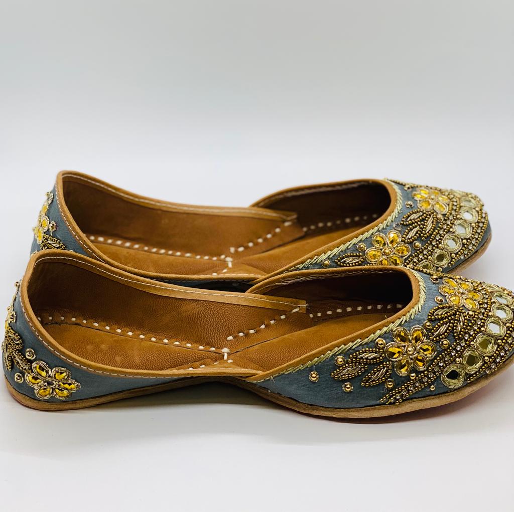 Women's Handmade Punjabi Jutti - Grey