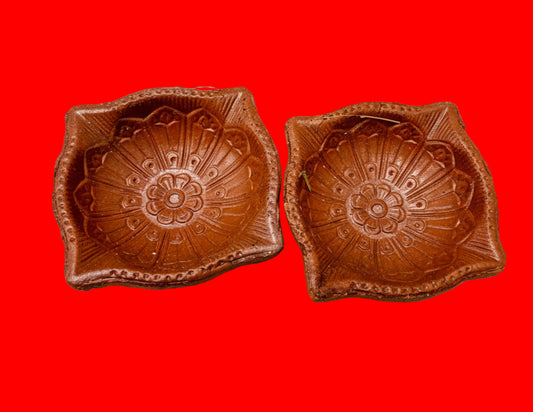 Clay Char mukhi diya