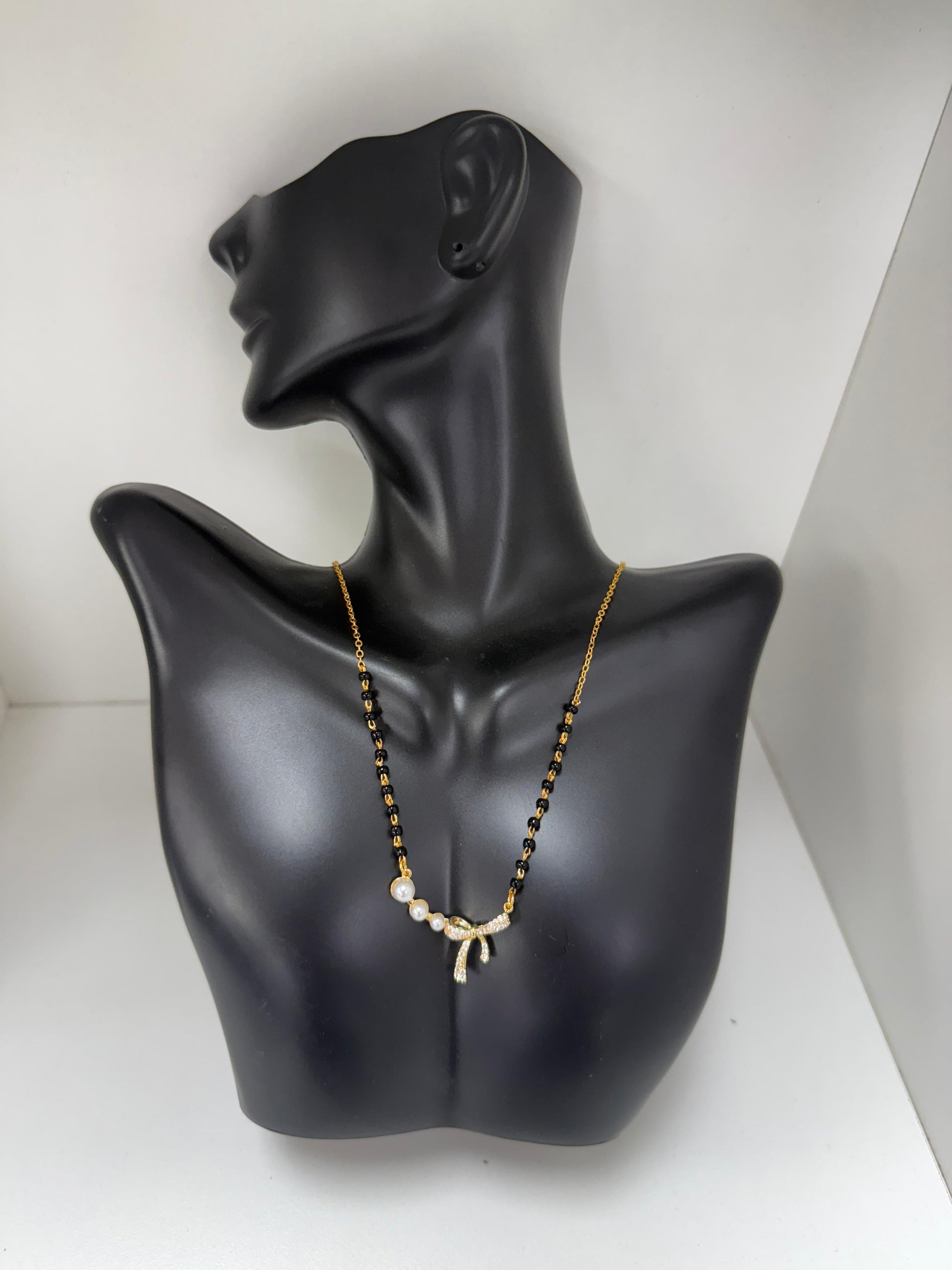 Lightweight mangalsutra necklace with designer pendant